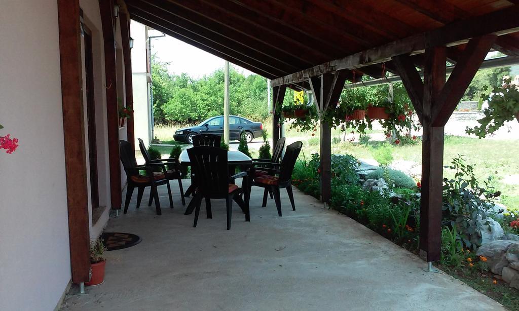 Apartment Laura Gracac  Luaran gambar
